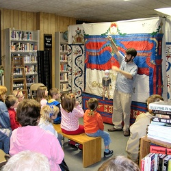 Stevens Puppets at the Sherwood Branch